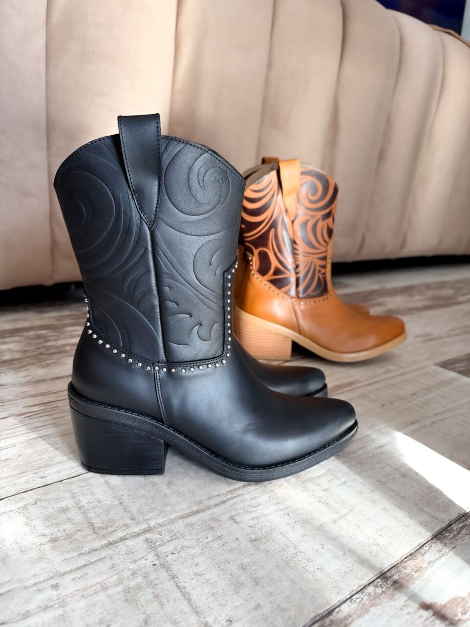 TEXANAS NAWA • Color Negro Y Suela Women - Zapatos para Mujer TEXANAS NAWA • Color Negro Y Suela - Image 4