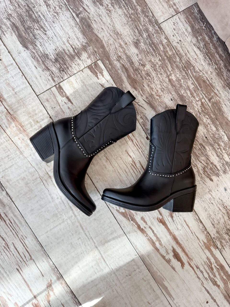 TEXANAS NAWA • Color Negro Y Suela Women - Zapatos para Mujer TEXANAS NAWA • Color Negro Y Suela - Image 3