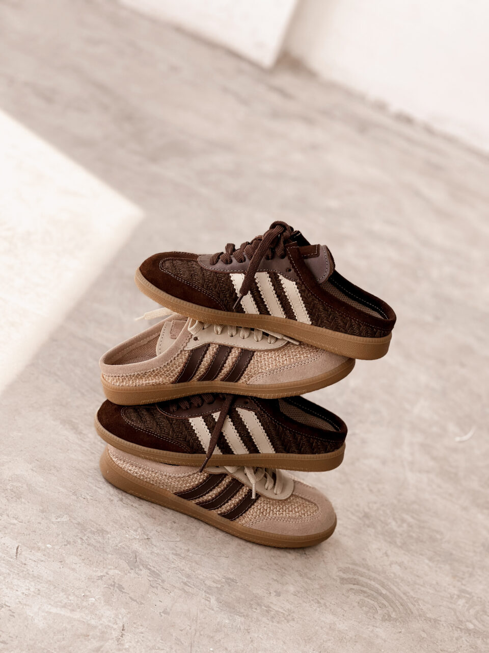 ZAPATILLAS CHELITA • Color Vaquita negro, Vaquita chocolate, Negro, Suela y Chocolate Women - Zapatos para Mujer ZAPATILLAS CHELITA • Color Vaquita negro, Vaquita chocolate, Negro, Suela y Chocolate